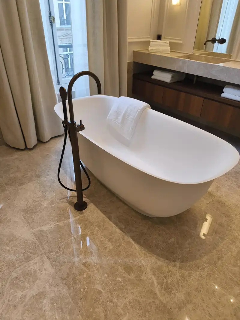 Rénovation clé en main salle de bain dans un appartement ancien du quartier Necker à Paris 15, avec modification des réseaux